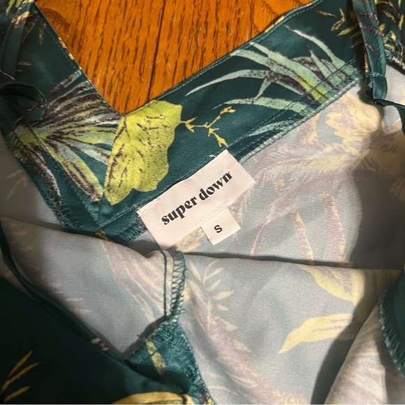 Revolve Superdown Women's Frankie Tropical Birds Romper Sz S Relaxed Fit - Picture 10 of 16